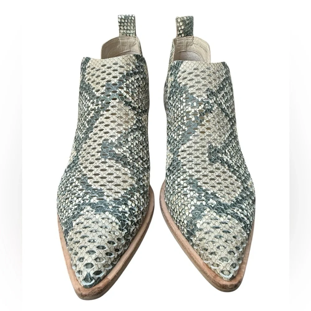 Dolce Vita Snakeskin Sher Perforated leather open side v cut Booties size 8